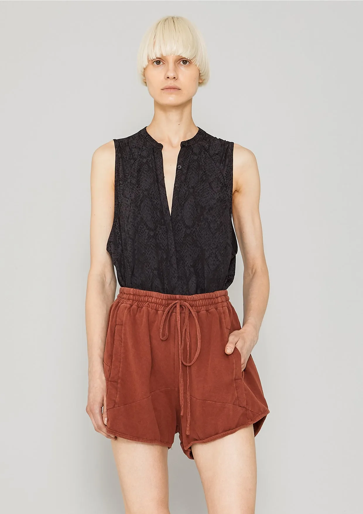 BLOUSE SLEEVELESS - JACQUARD SATIN black snake