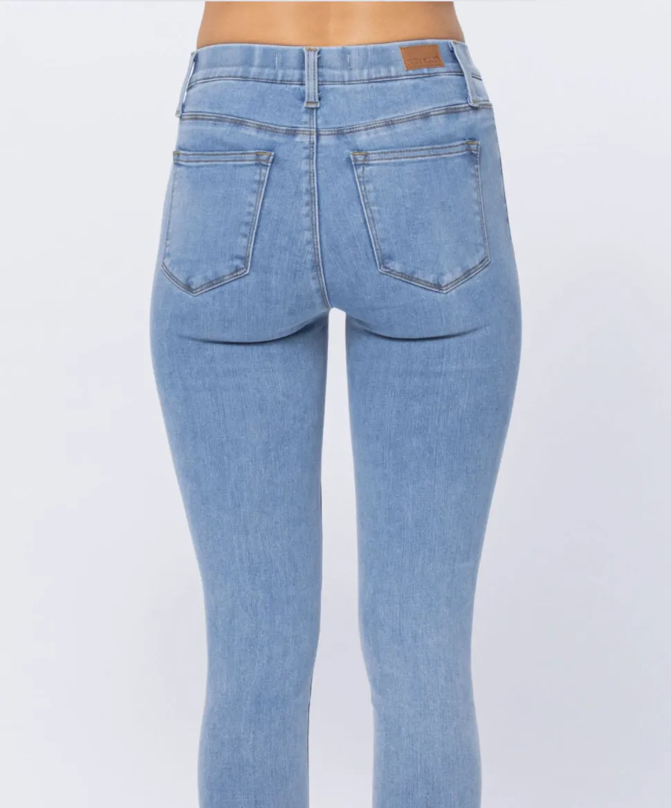 Judy Blue Light Wash Mid Rise Pull On Skinny Jeggings {Jeans}