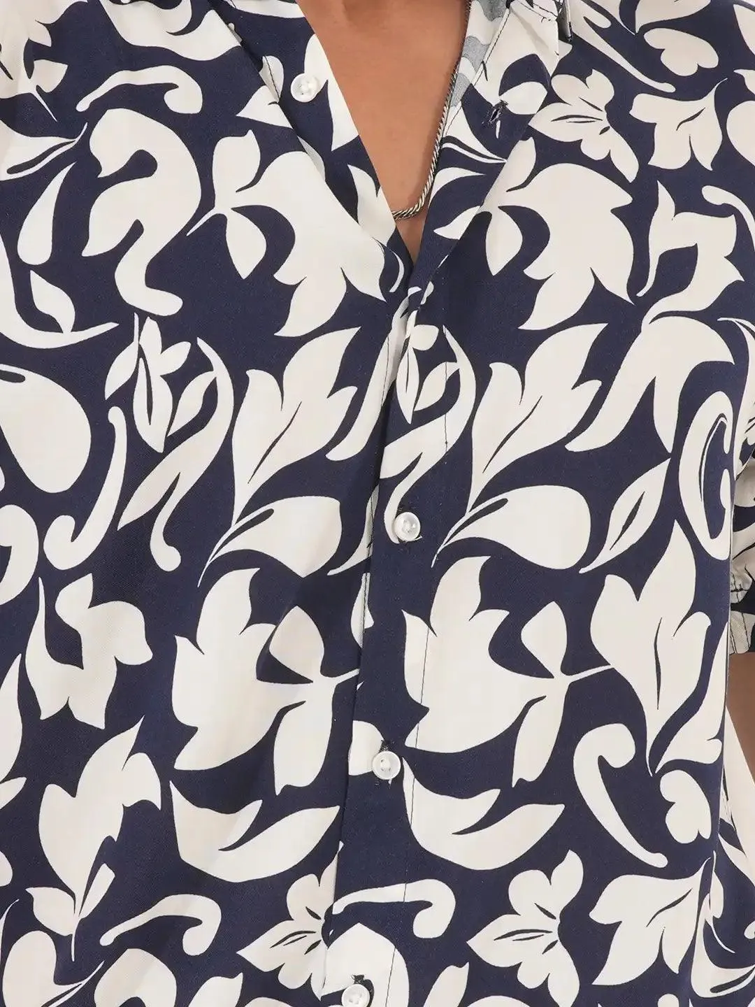 Men's Short Sleeve Casual Shirt in Berry Blue Printed