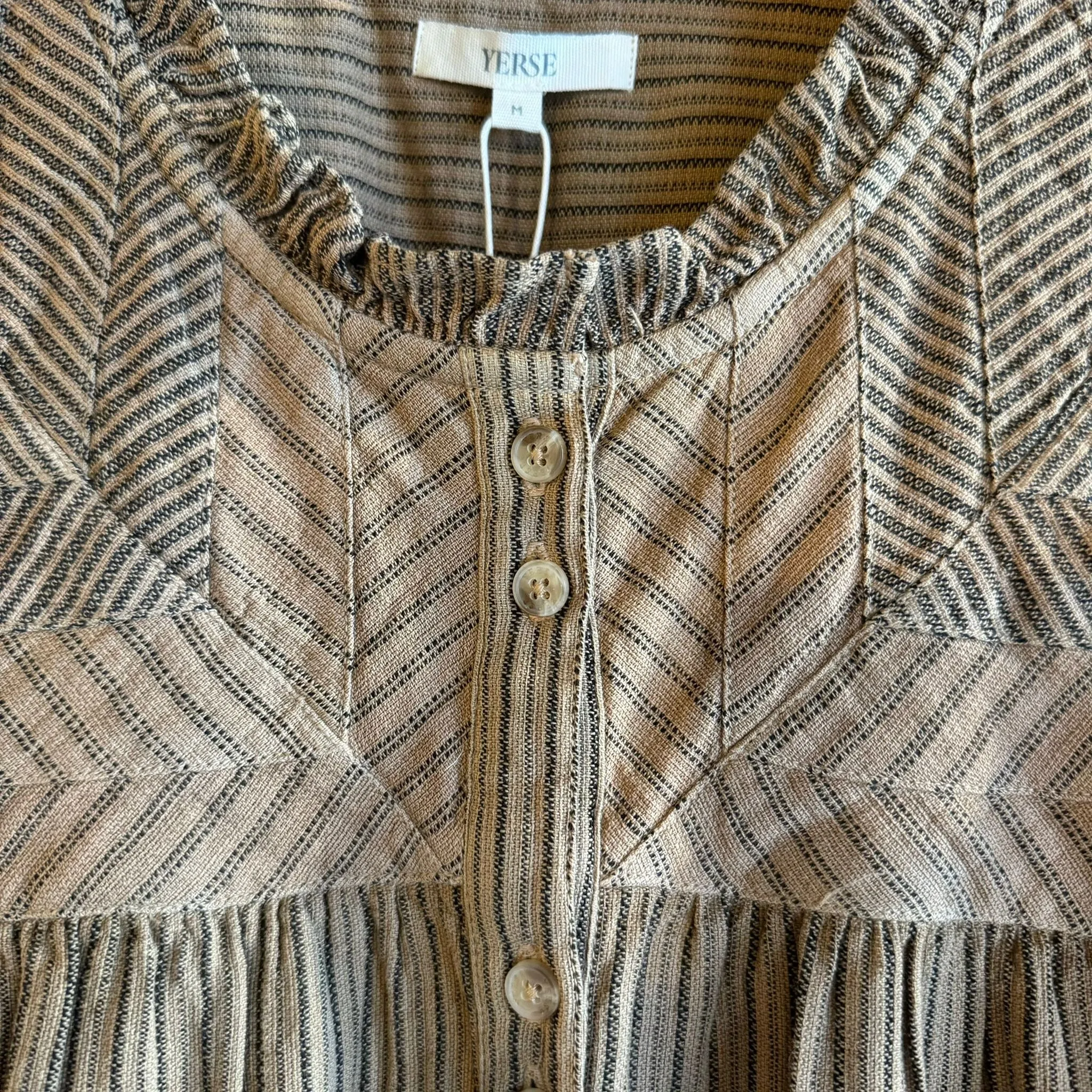 Shirt Decorative Neck in Beige